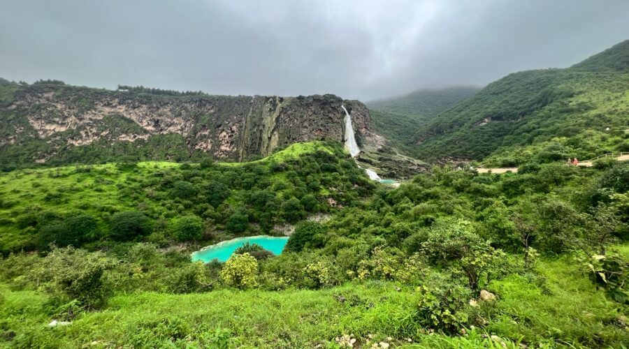 wadi-darbat-travertine-waterfalls